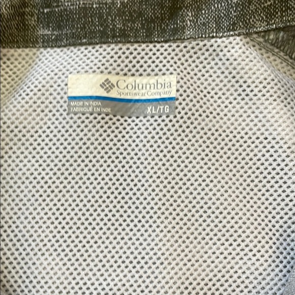 Columbia PFG Olive and White Casual Button Down Shirt - Picture 2 of 4